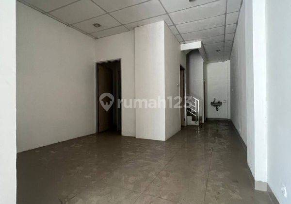 Ruko Pinggir Jalan Raya Pahlawan Revolusi Pondok Bambu  19