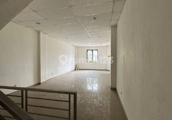 Ruko Pinggir Jalan Raya Pahlawan Revolusi Pondok Bambu  22