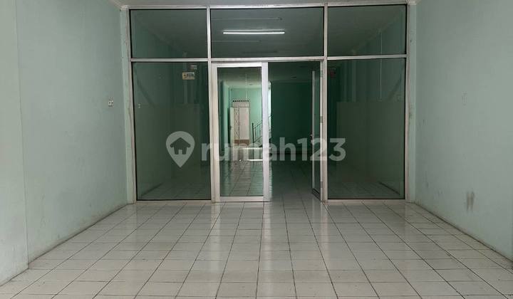 COMMERCIAL SHOPHOUSE IN WELL-MAINTAINED AND CLEAN CONDITION IN KALIMALANG, BEKASI