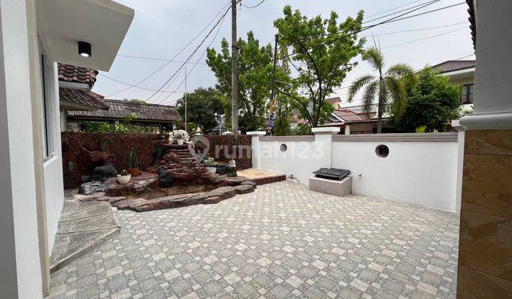 Rumah Bangunan Terawat Komplek Griya Bintara Indah Bekasi 1