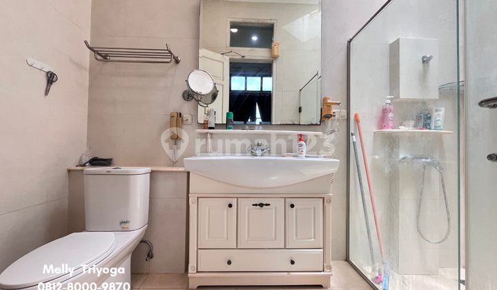 Rumah Mewah dengan Pagar Otomatis di Duren Sawit 2