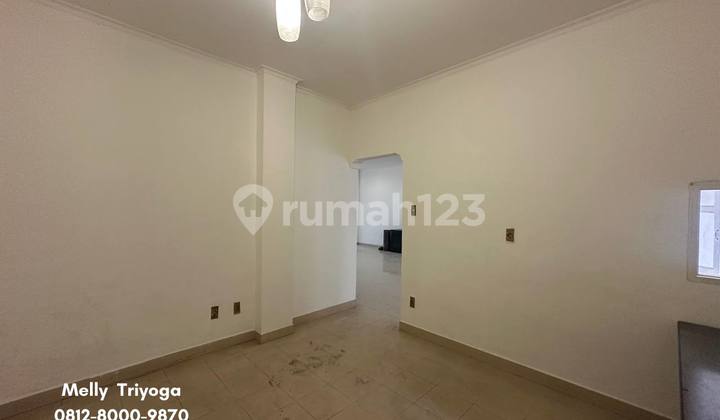 Dikontrakan Rumah 2 Lantai Komplek Gudang Peluru, Jakarta Selatan 2