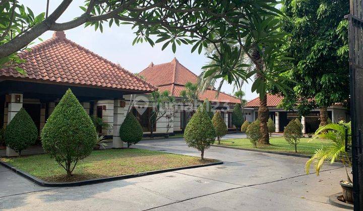 Rumah Akses Privasi di Komplek Pati Abri Bambu Apus 2