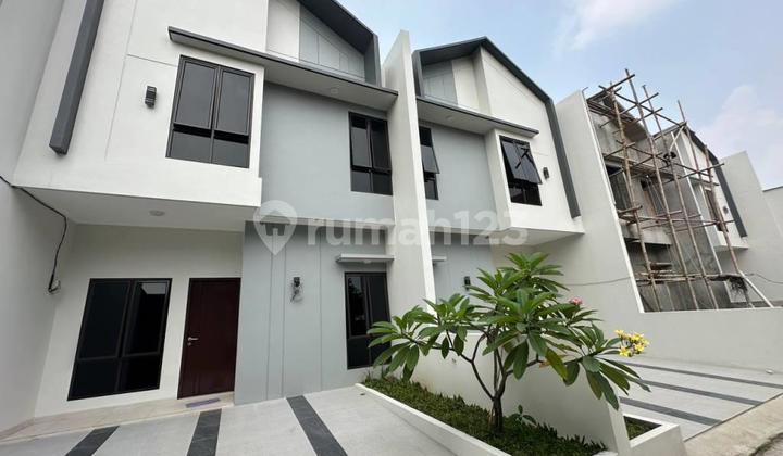Rumah Modern Siap Huni di Komplek Tugu Jatiwaringin 2