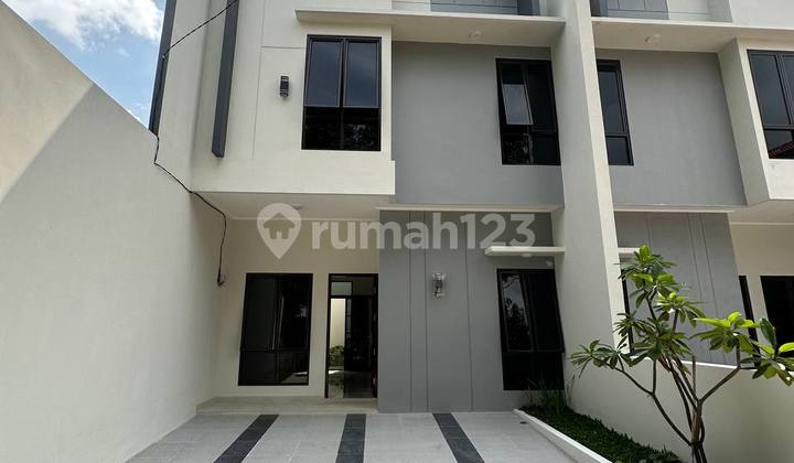 Rumah Baru Dekat Tol Jatiwaringin Jalan Tugu Jatiwaringin, Bekasi