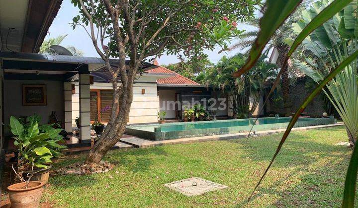 Rumah Akses Privasi di Komplek Pati Abri Bambu Apus 1