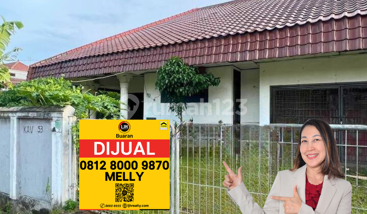 Land with Bonus House for Sale in Jatiwaringin, Bekasi - Tugu Street Complex