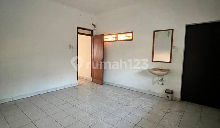 Flood-Free House with Access to Pondok Bambu Complex, Duren Sawit, East Jakarta 2