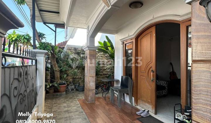 A Serene and Green Environment House in Rawamangun, East Jakarta 2