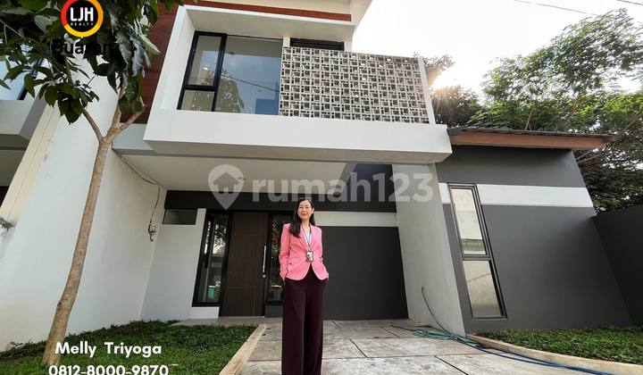 Rumah Siap Huni Unit Blok B2 No. 8 di Cluster Teras Grandwiz Mustika Jaya Bekasi