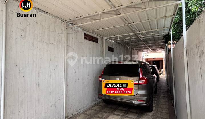 Rumah ini terletak di Jalan Caman Raya Utara Jakasampurna Bekasi