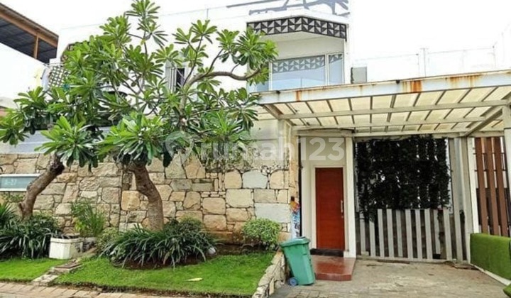 For Sale Ready-to-Occupy House in Forest Mansion Surabaya