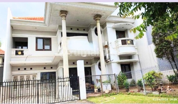 For Sale Mega House in Graha Family Surabaya