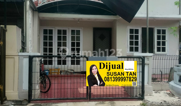 For Quick Sale: Pakuwon Indah Vila Valencia House, Surabaya For Quick Sale: Pakuwon Indah Vila Valencia House, Surabaya