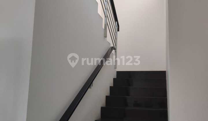 Dijual Rumah Graha Famili Strategis Minimalis 2