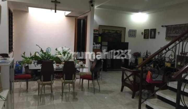 For Sale House in Graha Family with Prime Building Quality 2