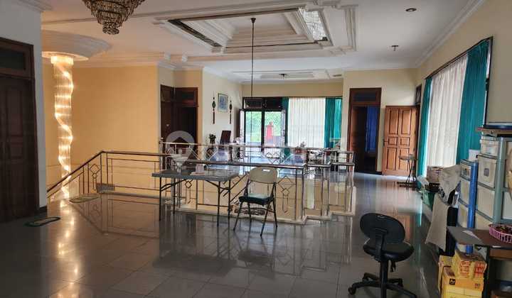 Jual Murah, Rumah 2 Lantai Araya 1 Jalan Kembar 2