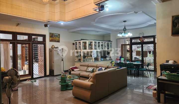 Jual Murah, Rumah 2 Lantai Araya 1 Jalan Kembar