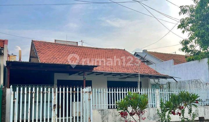 Land for Sale! Single-Story House in Rungkut Asri Tengah 1