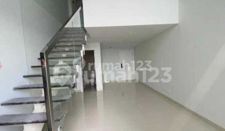 For Sale: Soho Vieloft Apartment, Ciputra World 2