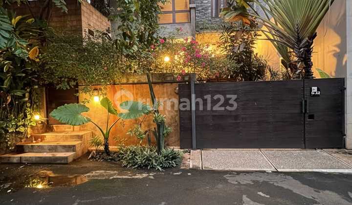 For Sale : Rumah Airbnb Bergaya Tropical Pejaten Barat Jakarta Selatan