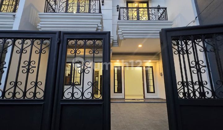 PRICE DROP New Classic Modern House Not in a Complex in Duren Sawit, East Jakarta 2