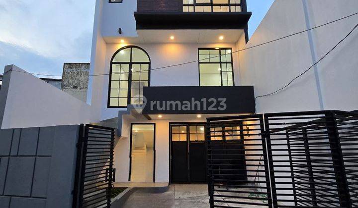 Di Jual Rumah Baru Dan Mewah Lokasi Strategis Di Jatinegara Jakarta Timur. 1