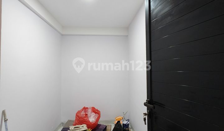 PRICE DROP New House in a Strategic Location at Jatinegara, East Jakarta. 2