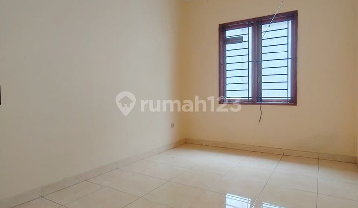 Turun Harga Dijual Rumah Second Dalam Komplek di Duren Sawit - Jakarta Timur. 2