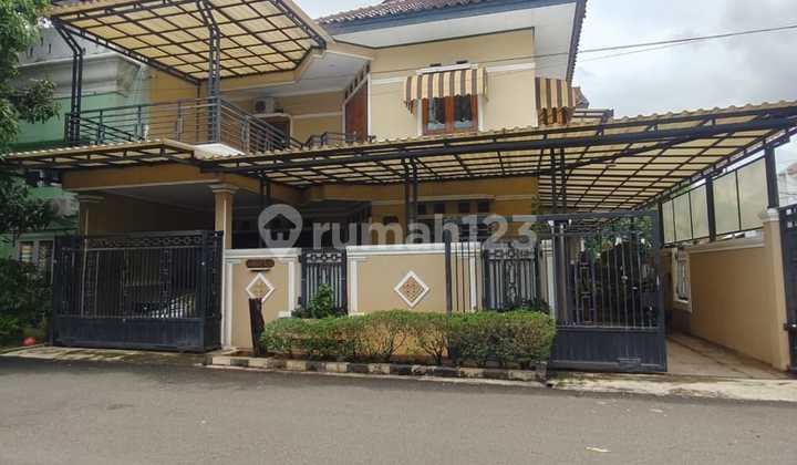 For Sale Well-Maintained House in a Spacious Road Complex in Duren Sawit, East Jakarta