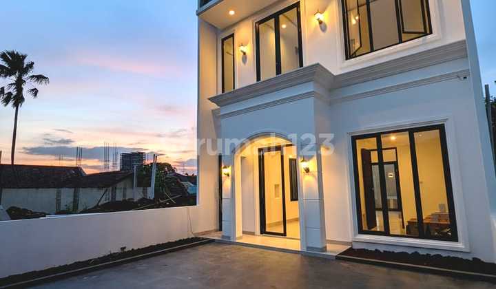 Rumah Classic Dalam Komplek One Gate di Jatibening Kota Bekasi. 2