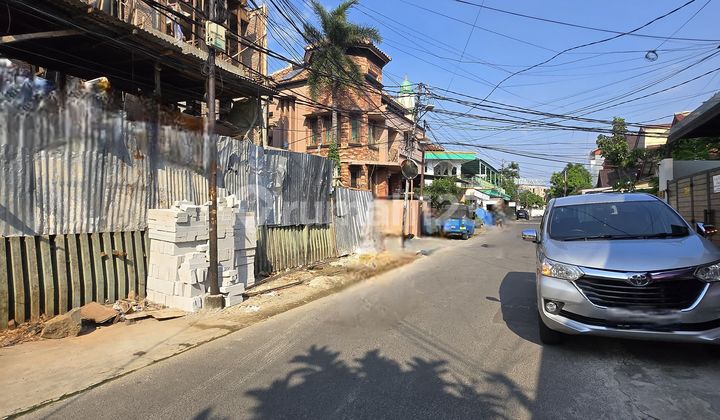 Rumah Baru Desain Klasik Di Lokasi Strategis Tebet Jakarta Selatan 2