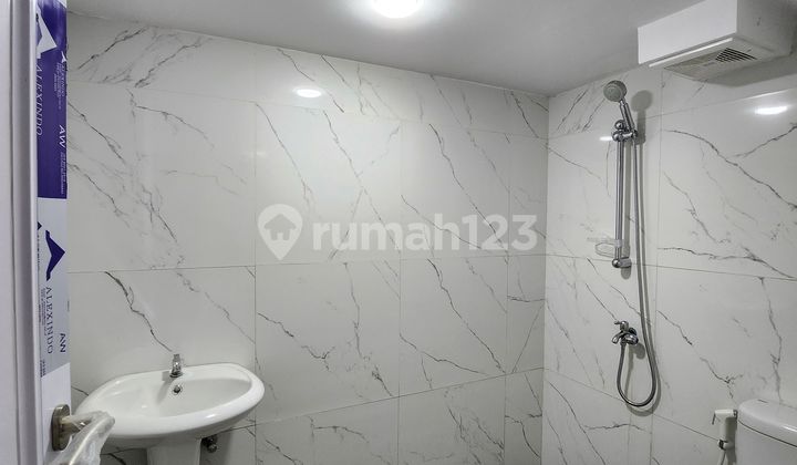 Turun Harga!! Brand New Classic Modern Dalam Komplek Bebas Banjir Duren Sawit Jakarta Timur 2