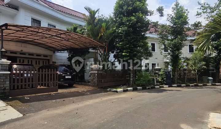 For Sale 2 Well-Maintained Houses Ready to Occupy in a Large Complex in South Jakarta 2
