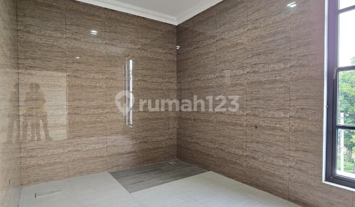 Turun Harga Rumah Baru Desain Classic Modern Dalam Komplek di Duren Sawit Jakarta Timur 2