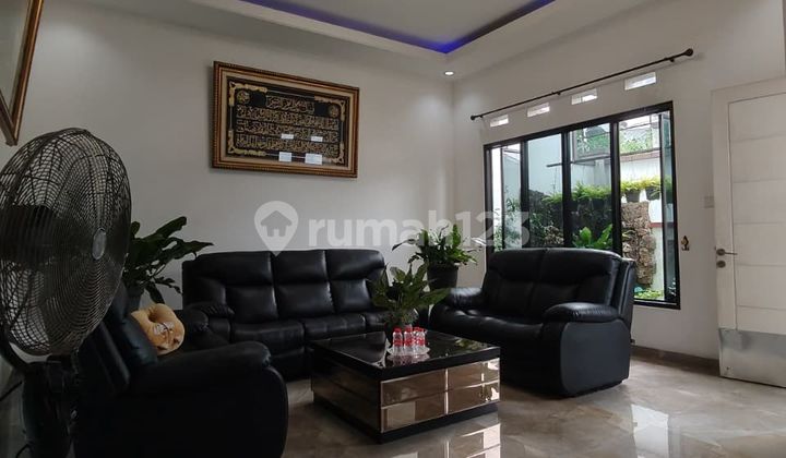 Turun Harga Dijual Rumah Secondary 2,5 Lantai di Cilangkap - Cipayung Jakarta Timur. 2