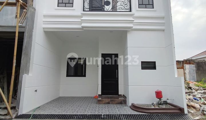Rumah Baru Modern Classic Dalam Cluster Di Condet - Jakarta Timur.