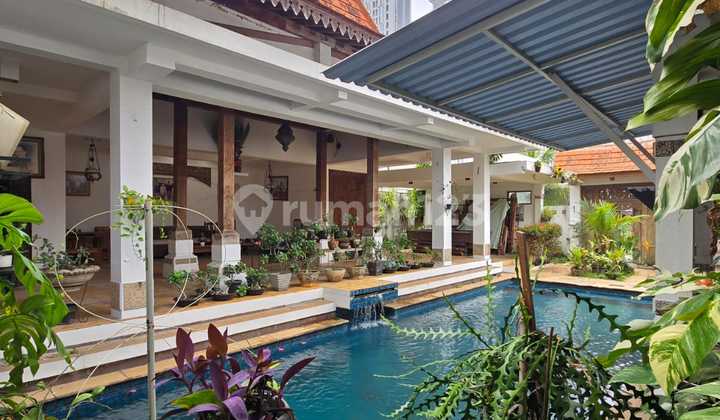 RUMAH NON KOMPLEK HALAMAN LUAS DI BSD AREA TANGERANG 