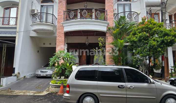 Dijual Rumah Dalam Townhouse di Pondok Bambu Duren Sawit Jakarta Timur