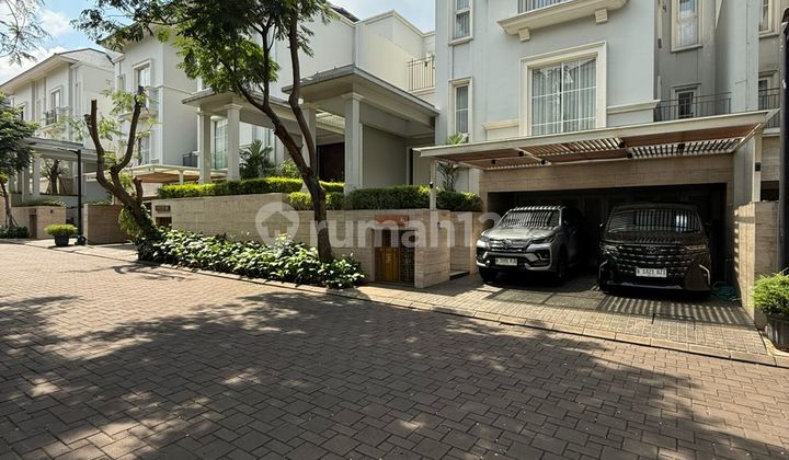 FOR SALE LEBAK BULUS
MODERN CLASSIC TOWNHOUSE
PRIVATE POOL, SEMI FURNISHED 