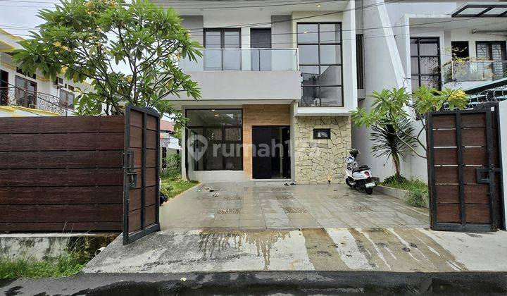 Rumah Baru Non Komplek Posisi Hook Lokasi BEBAS BANJIR Di Duren Sawit Jakarta Timur.