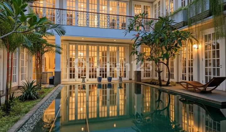 Rumah Mewah Ada Lift-Nya Design Scandinavian Germany di Condet Jakarta Timur. 1