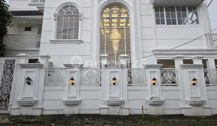Dijual Rumah Mewah Lokasi Strategis Dekat Jalan Raya Ciganjur Jakarta Selatan 2