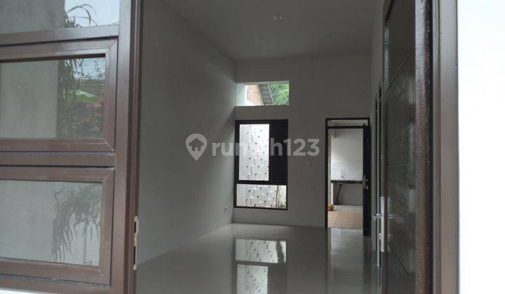 Rumah Anti Virus Strategis di komplek bebas Banjir di Jatiasih