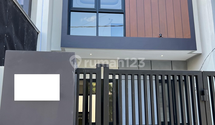 New Gress Rumah Manukan Lor 2 Lantai High Quality