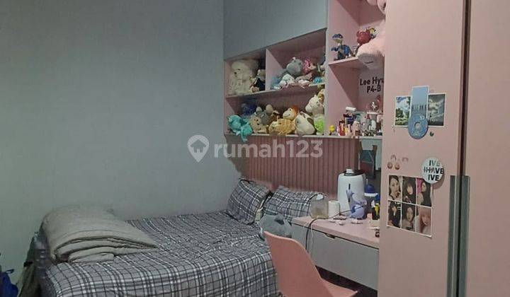 kamar tidur rumah dijual furnished 2 lantai