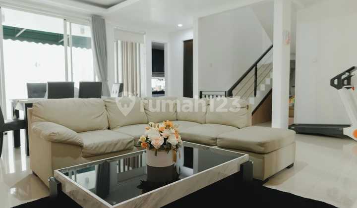 Beautiful Villa for Sale with Swimming Pool in Citra Green Dago 07