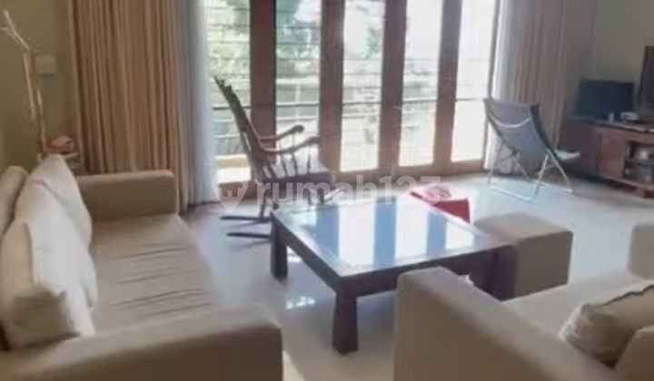 Rumah Dijual Luas 2 Lantai di Jl Gn Batu , Ciumbuleuit