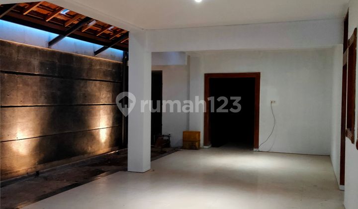 House for Rent Suitable for Cafe Riau Bandung Wing 57 House for Rent Suitable for Cafe Riau Bandung Wing 57