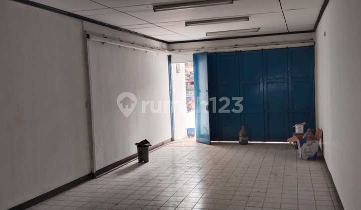 (06) Shop House for Sale, Well-Maintained and Ready to Use in Lembang Area, West Bandung